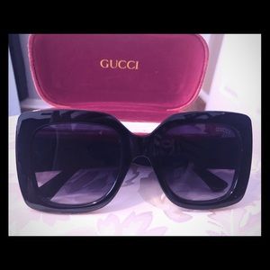 Pre owned Gucci authentic sunglasses! Oversized